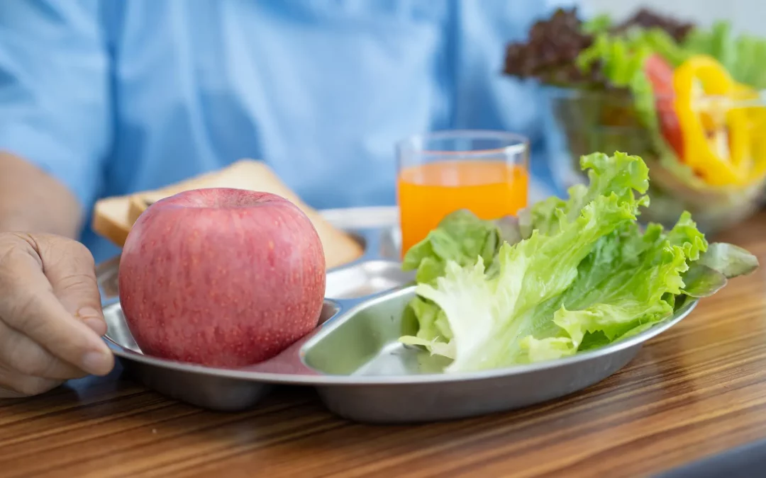 Nutrición Inteligente: Claves para Cuidar el Cerebro en las Etapas Avanzadas del Alzheimer